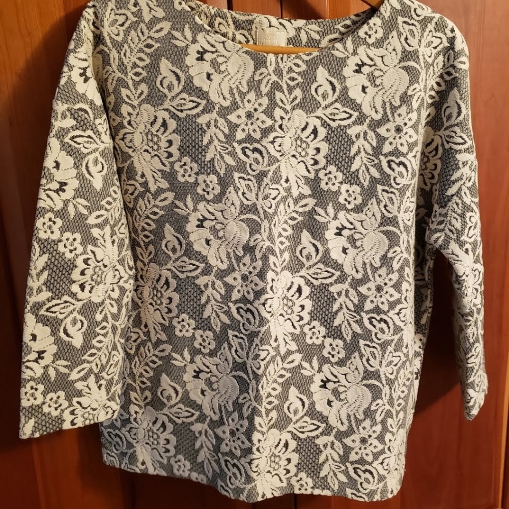 H&M 3/4 sleeve top size 4